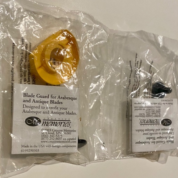 Creative Memories🖼Rotary Cutting System Antique & Arabesque Blades Set & Guards - Picture 3 of 6